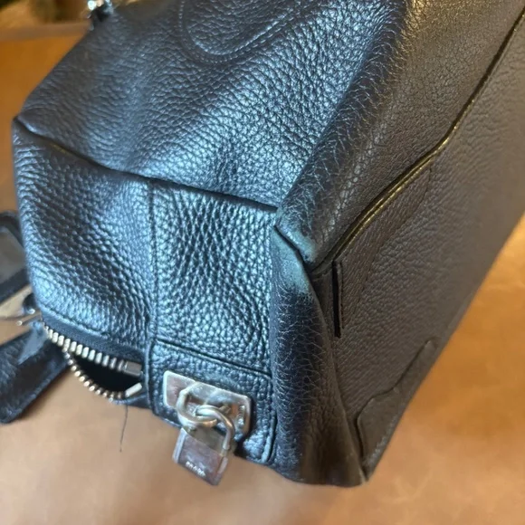 Prada Vitello Daino Leather Embossed Shoulder Bag - Picture 4 of 7